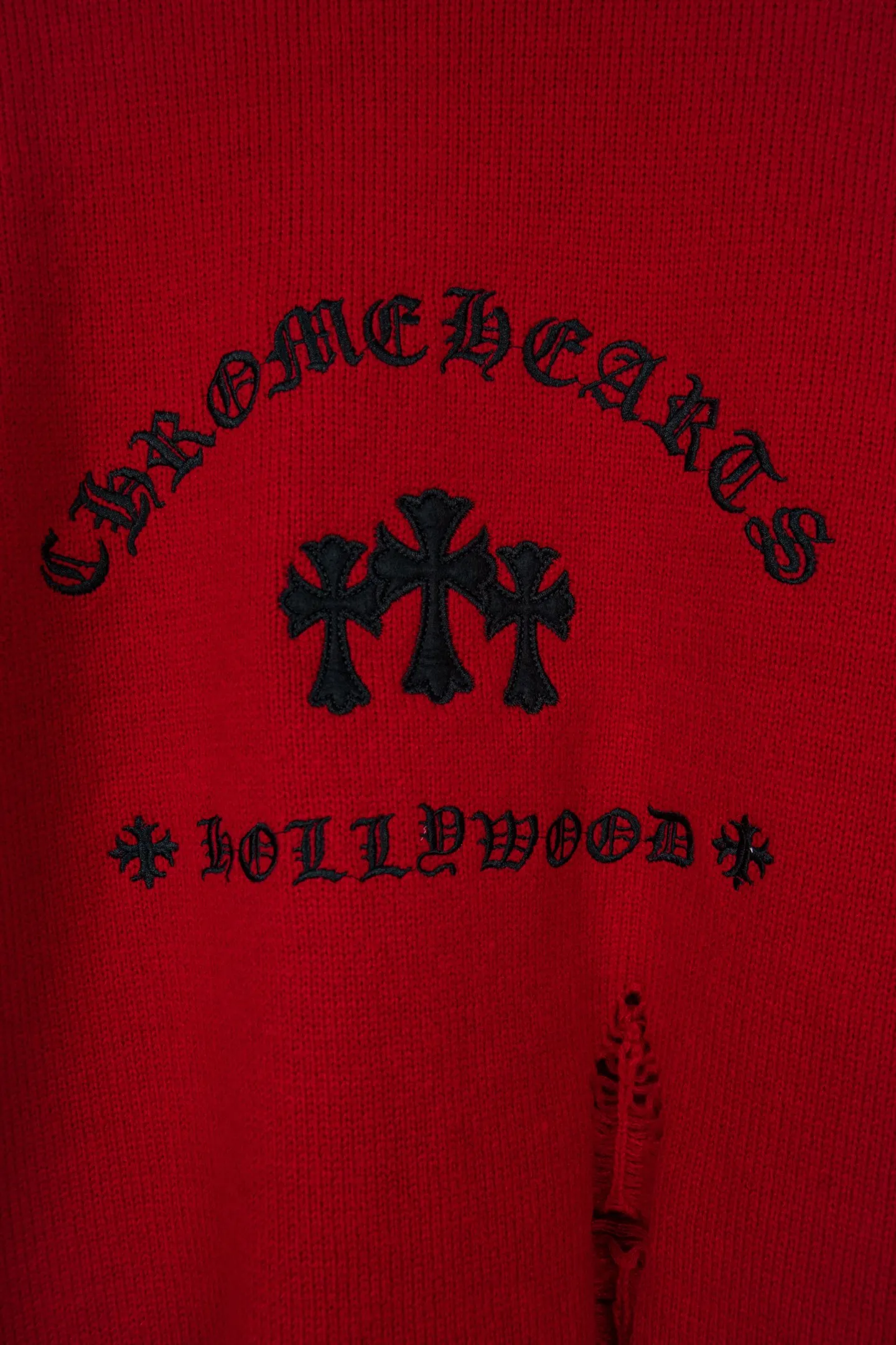 P250 Chrome Hearts CH Chrome Hearts Patch Cross Hole Knitted Sweater Pullover. The popular style is the same for men and women. It is matched with black and white. It looks good in real life. It looks good on the upper body. It looks good in daily wear. It is even more photogenic. It’s hard not to buy it. Buy it for me!!! Believe me, no one can refuse such a machine-length Chrome Hearts jacket. It has expanded the version based on the old version. The upper body is loose and stylish. The casual design of the hem is expanded to make fat people slim down to the extreme. Slim people are limited to high-end and high-end. 10,000 yuan ZP printing. 1:1 perfect restoration. Looks good when worn alone. Both men and women can control it easily. If you care more about quality, you must also respect the price. It is completely different from the thin see-through bottoms that pill when worn. If the style makes you shine at a glance, then quality is what you should pay more attention to. Compared with price, what we focus on is quality. Customers who have received my products know all about it. ️️️ Sweaters on the market are generally made of bract yarn. We use modal. Compared with core-spun yarn, the advantages are very intuitive: high cost, high price, high density, relatively expensive for developers, allowing us to make a lot less money. In addition, the upper body is delicate, anti-pilling, and high-end. We are conscientious sellers. Quality determines the upper body effect. No matter how bad the quality, the best style is still the temperament of the urban-rural fringe. We only do long-term business. Quality determines character. Take it back and wear it with confidence and wash it. The quality of the pattern will definitely make your eyes shine. We only make the right version of high quality. We make high-end hard goods. Reject junk goods and reject fast food. Conscientious quality and conscientious price. You deserve it!  Color: Black White Gray Red Size: S M L